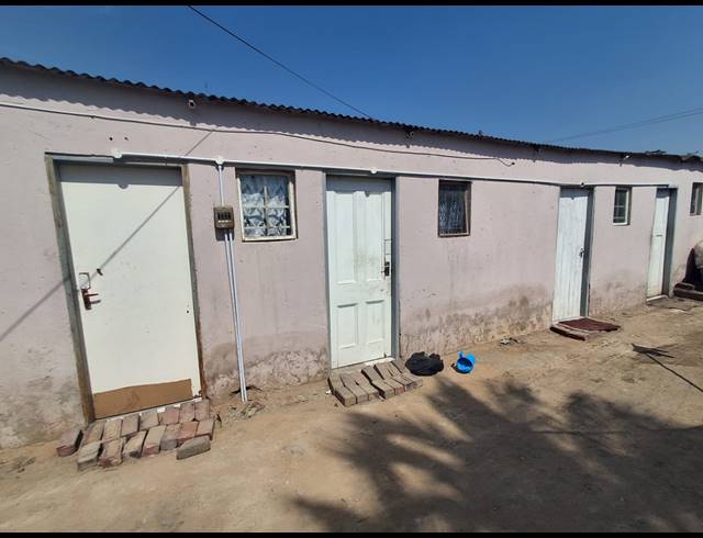 11 BEDROOM HOUSE FOR SALE IN VEREENIGING CENTRAL